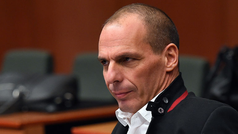 Συνάντηση Βαρουφάκη με τις απολυμένες καθαρίστριες